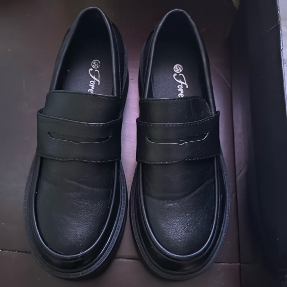 Black adorable shoes wear to work out or with your cutest outfit NEW